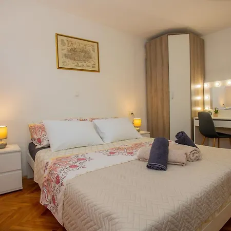 Mia Leona Apartment *
