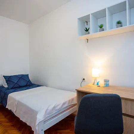 Mia Leona Apartment