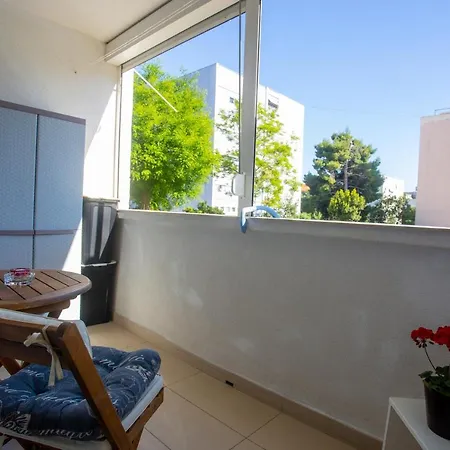 Mia Leona Apartment *